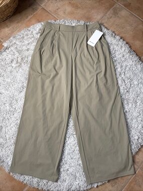 Lululemon Women’s Daydrift High-Rise Straight-Leg Trouser Regular, Size XL Beige